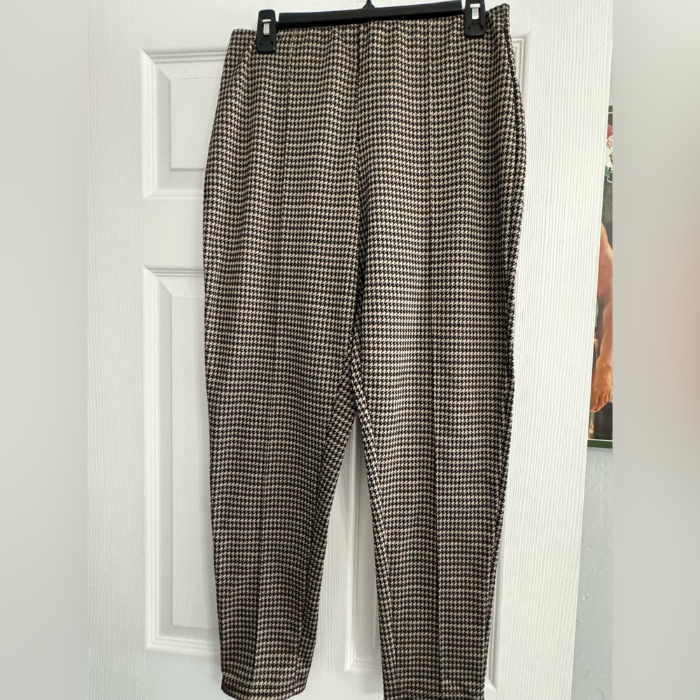 Maze Pull On Pants Size Large (Business Casual)